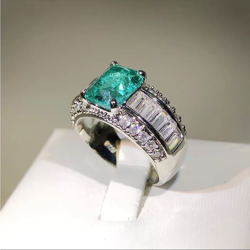 New 925 Silver Princess  Ladies Wedding Party Zircon Ring - Picture 3 of 5